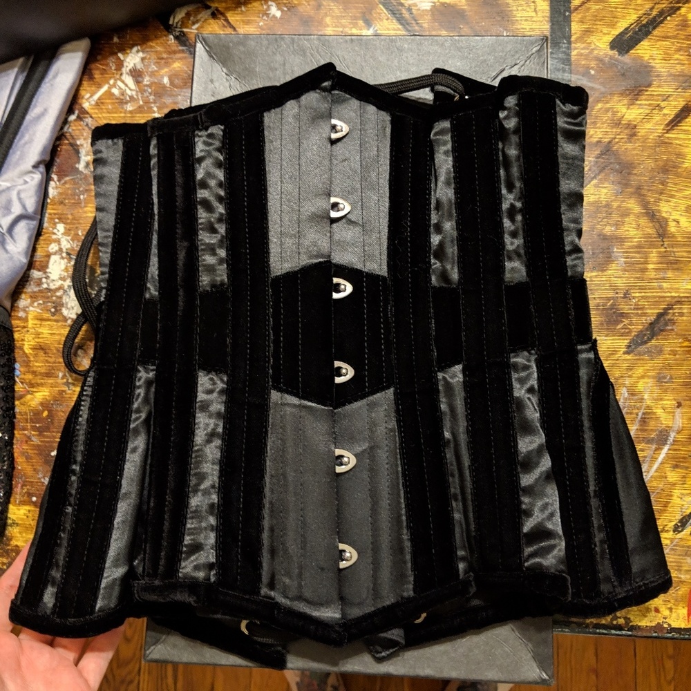 What Katie Did - Morticia Corset - 20 inch